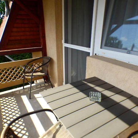 Vitorlas Apartmanhaz Siófok Zewnętrze zdjęcie