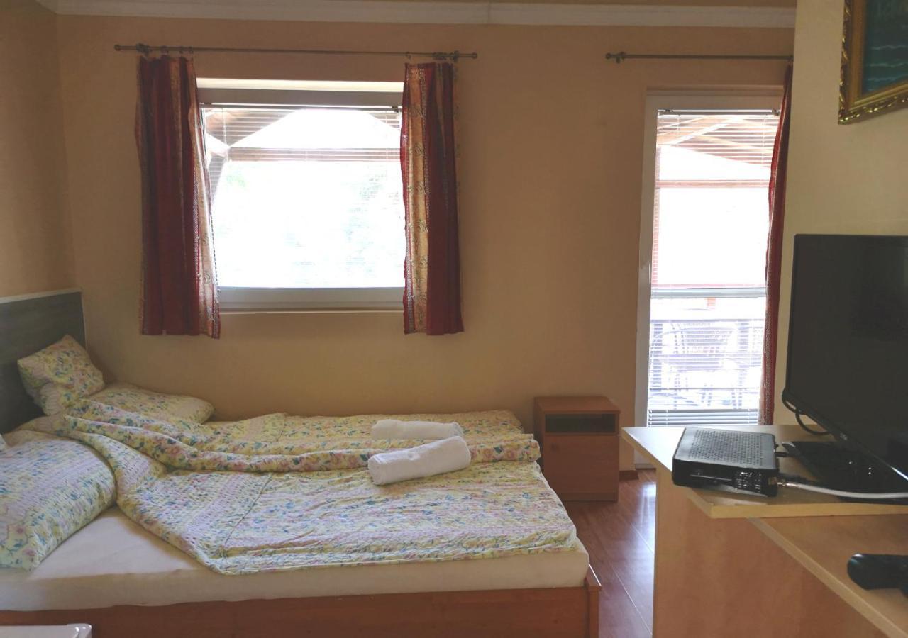 Vitorlas Apartmanhaz Siófok Zewnętrze zdjęcie