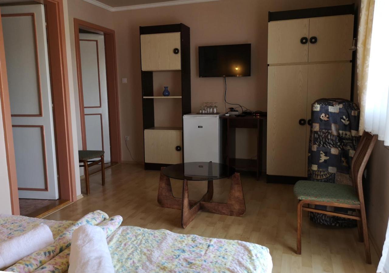 Vitorlas Apartmanhaz Siófok Zewnętrze zdjęcie